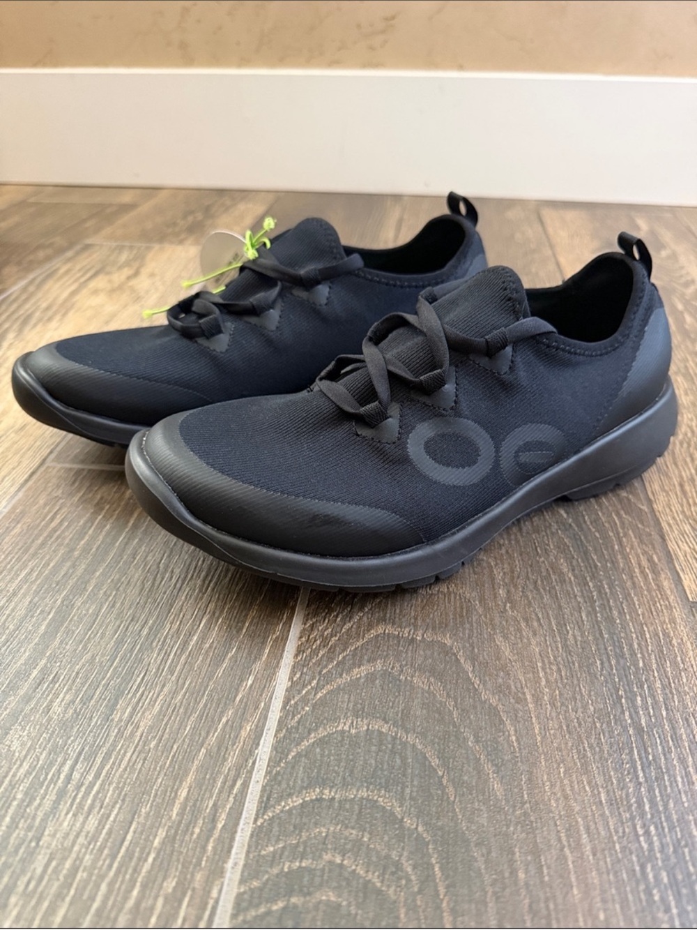 OOFOS Women's 00mg Sport LS-Low Shoe Recovery - Black / Black—10 - Picture 2 of 13